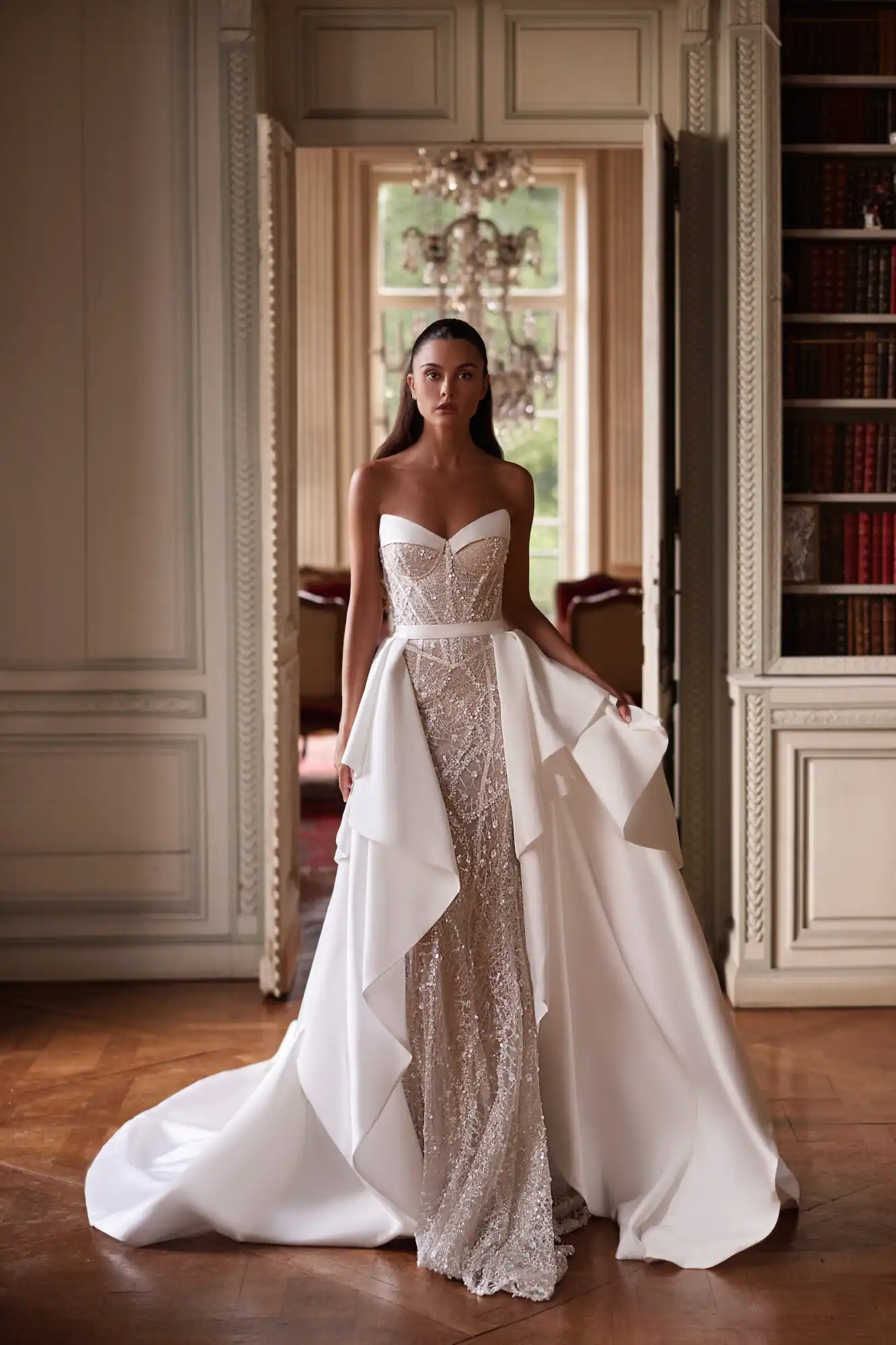 Elegantes langes Brautkleid von Yedyna